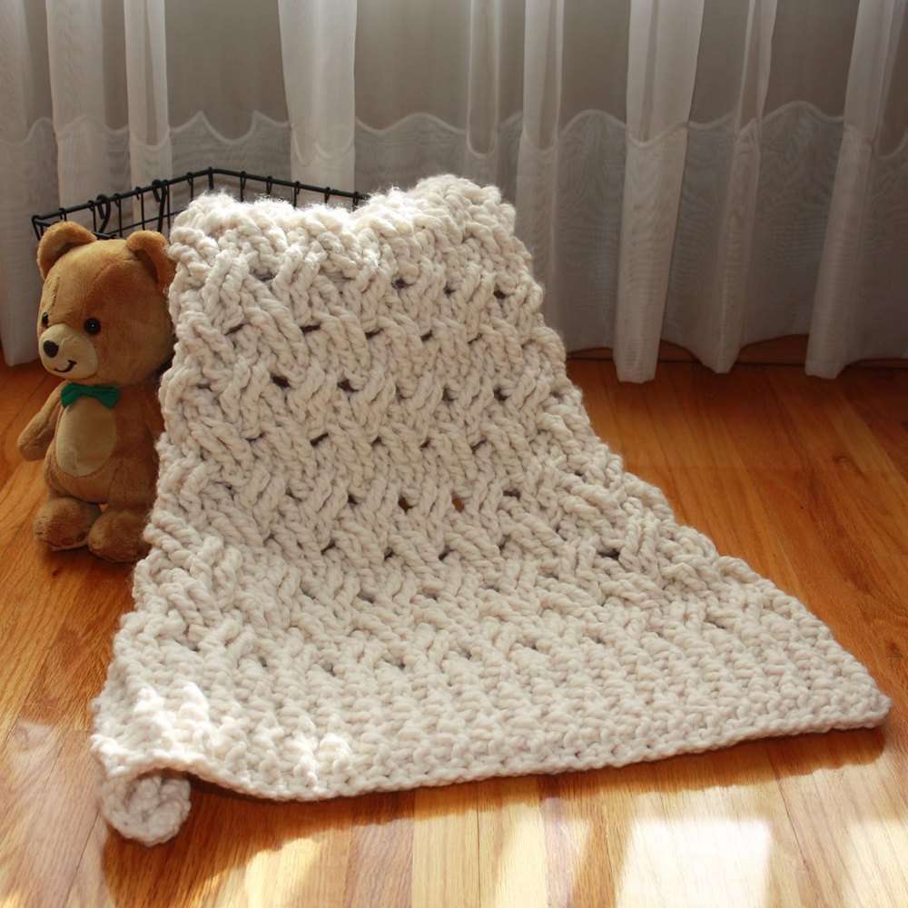 Chunky yarn baby blanket crochet sale