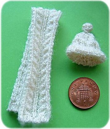 1:12th scale Aran hat and scarf