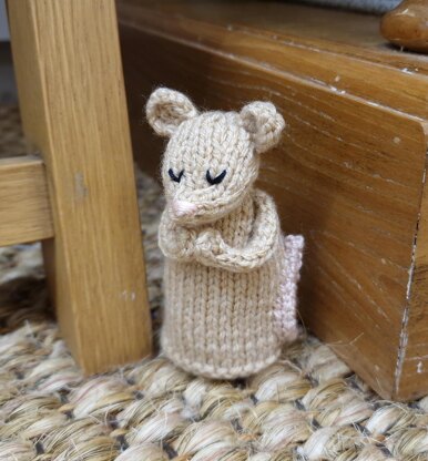 Church Mouse Shelf Sitter