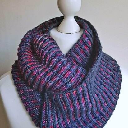 Simple Brioche Cowl