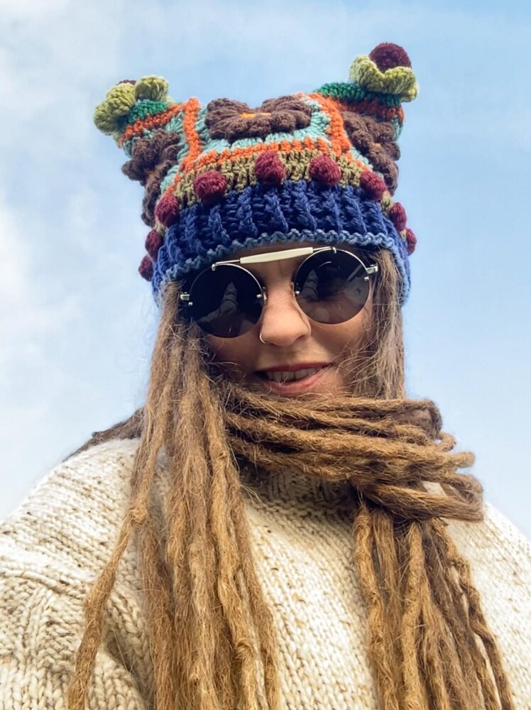 Hynod Flower Beanie | LoveCrafts