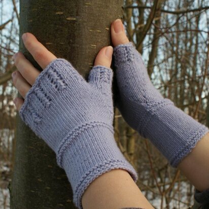 Lace Lavender Mitts