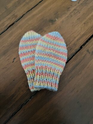 Teeny-tiny Knit Mitts