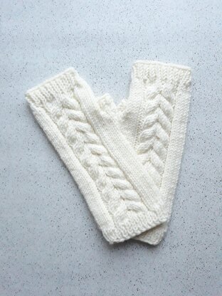 DiamondyKnits Wrist Warmers - Downloadable PDF