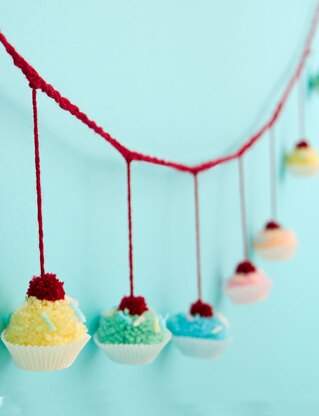 Pompom Cupcake Garland in Bernat Super Value