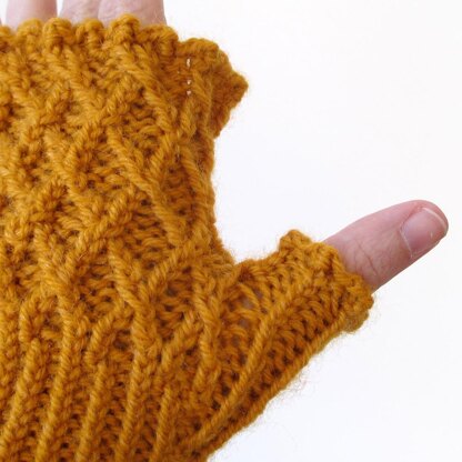 Trellis Fingerless Gloves