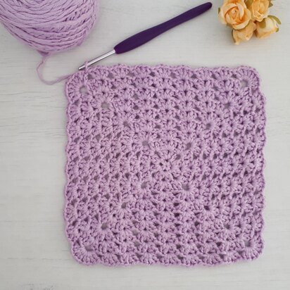 Iris Stitch In a Square Hotpad