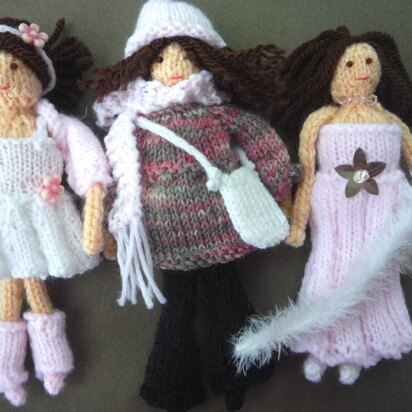 Mini Doll with three outfits - knitting pattern