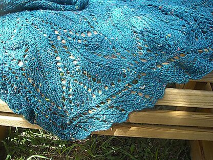 Lush lace stole with leaves & acorns