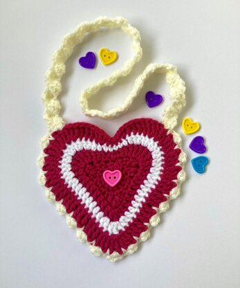 Heart purse by HueLaVive