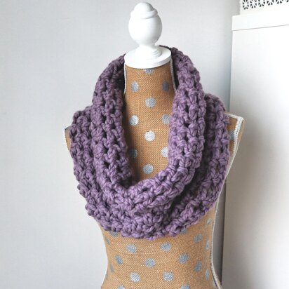 Generous Scarf to crochet in Bernat Soft Boucle, Knitting Patterns