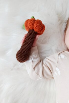 Crochet pumpkin baby rattle pattern
