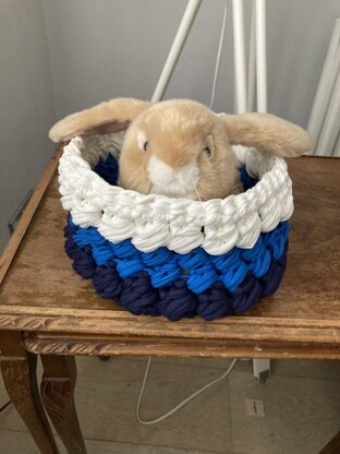 Puff stitch basket