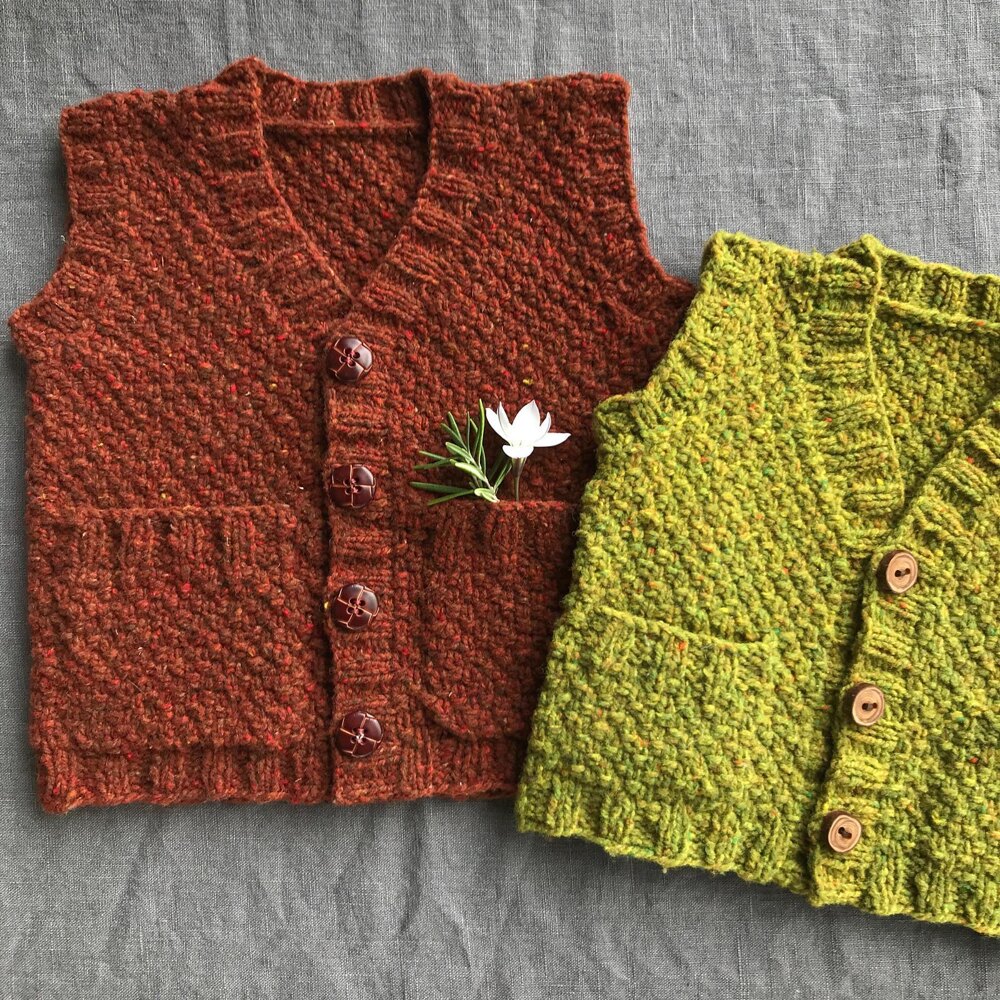 Hobbit Vest (with pocketses) Knitting pattern by Frogginette