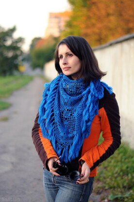 Felicia crochet shawl with fringe