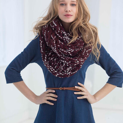 2 Color Arm Knit Cowl in Lion Brand Wool-Ease Thick & Quick - L40017