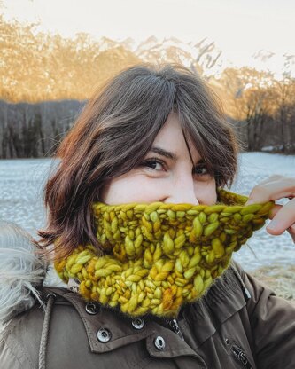 The Galanthus Cowl