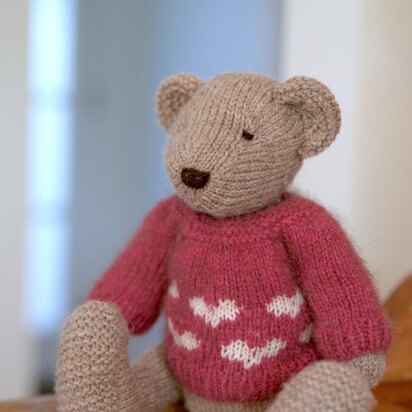 Bear's Celebration Wardrobe - knitting pattern