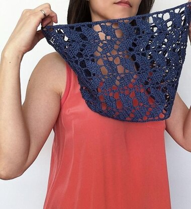 Charlotte - leaf lace cowl