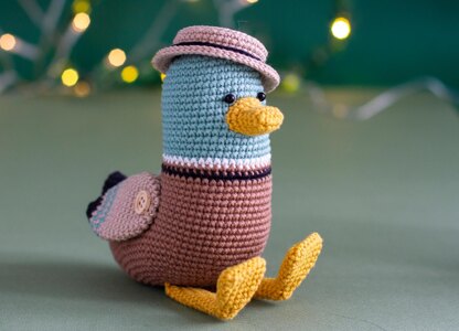 Crochet pattern wild duck toy with boater hat