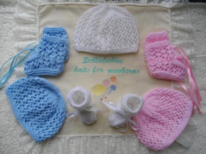 40. Unisex Lacy Hat & Bootee Set Preemie-3 Months