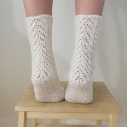 Lumikuusi socks - knitting pattern