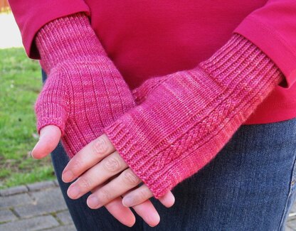 Moirai Fingerless Mitts