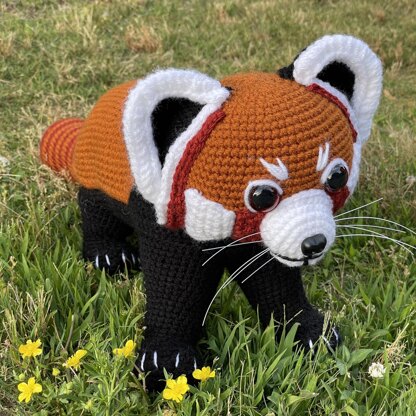 Red Panda Crochet Kit & Pattern, Beginner Crochet Kit