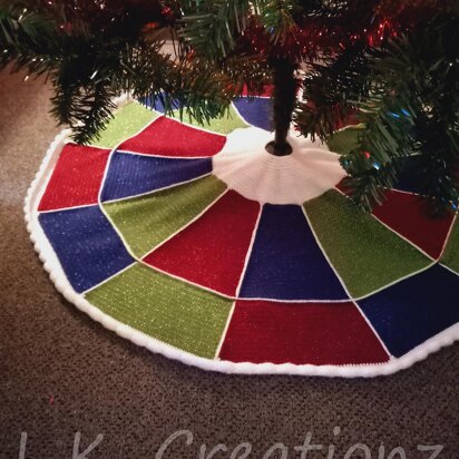 Snowy Drift Tree Skirt