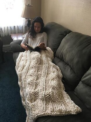 Chunky knit cable cheap blanket