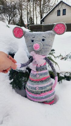 Scrap yarn crochet Mouse
