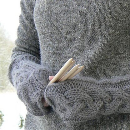 Cabled Mitts