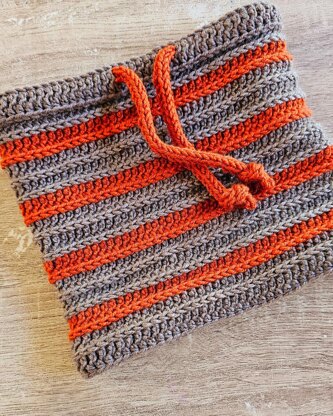 Indigo cowl