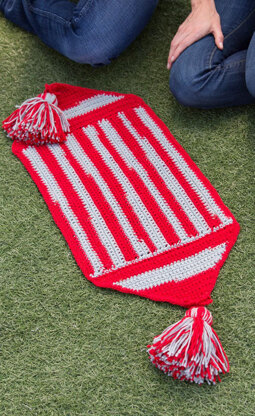 Tailgating Table Runner in Red Heart Team Spirit - LW4963 - Downloadable PDF