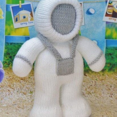 Lunar the Astronaut - knitting pattern