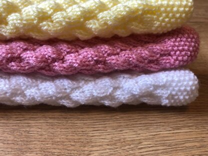 2 x Easy Baby Blankets - Squares & Bumps