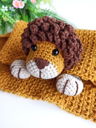 Crochet lion security blanket, crochet baby lovey pattern