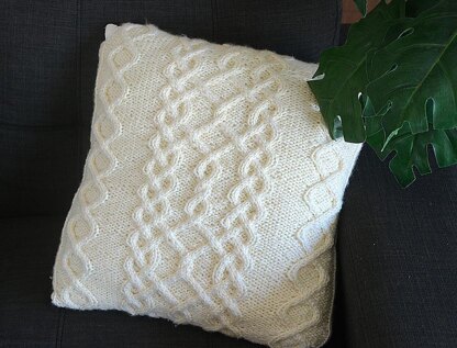 Chunky Cable Throw Pillow