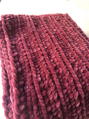 Velvet scarf from chenille yarn with corduroy texture