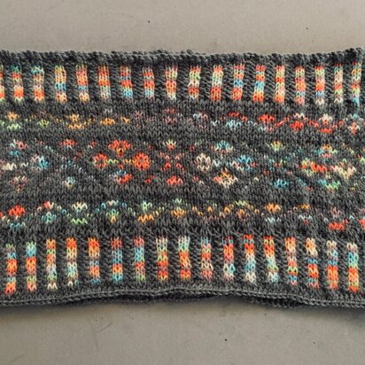 Dyanna Elizabeth Cowl - knitting pattern