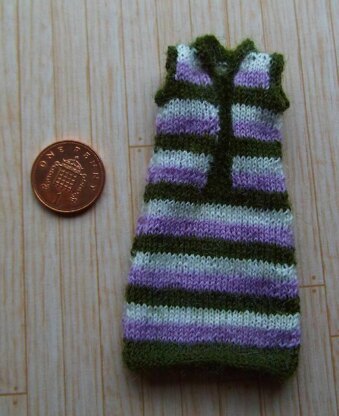 1:12th scale Ladies pinafore and sweater