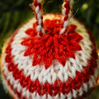 Striped Christmas Bauble Knitting Pattern - Christmas Knitting Pattern