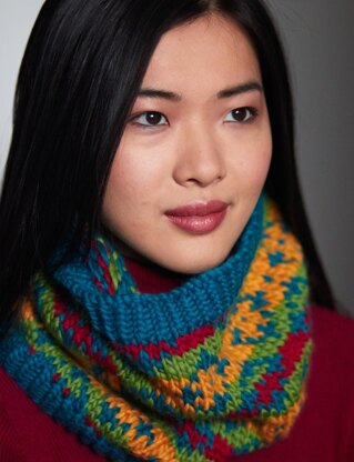 Bright Diamonds Cowl in Patons Classic Wool Roving