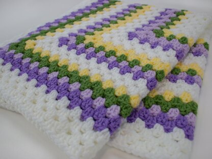 Buttercup Infinity Granny Rectangle Crochet Blanket