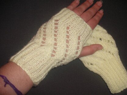 Lazy Like Lace Fingerless Wristlets