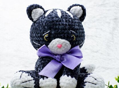 Fluffy cat amigurumi crochet doll pattern