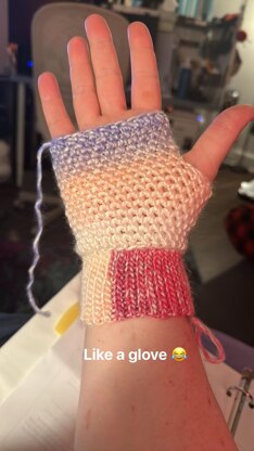 Oleander Fingerless Gloves