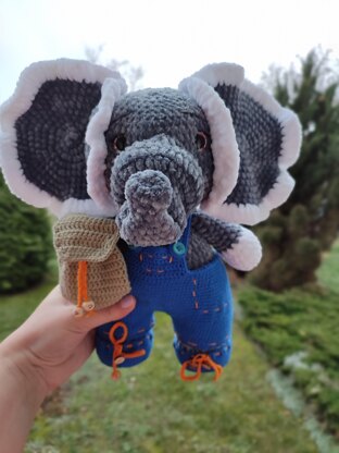 Elephant amigurumi crochet pattern