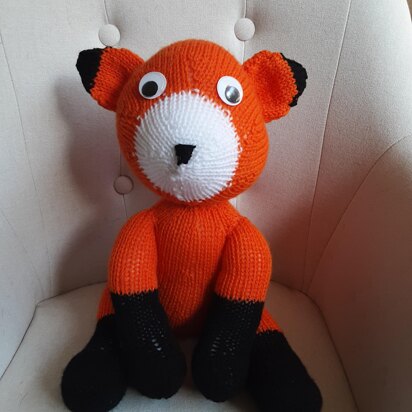 Cuddly Fox Knitting Pattern