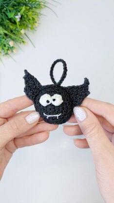 Amigurumi Bat Crochet Pattern: Mini Bat Halloween Keychain
